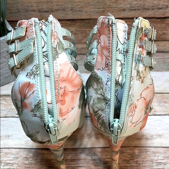 Madison Platform Heels by Shoe-dazzle Size 8 - Picture 10 of 13